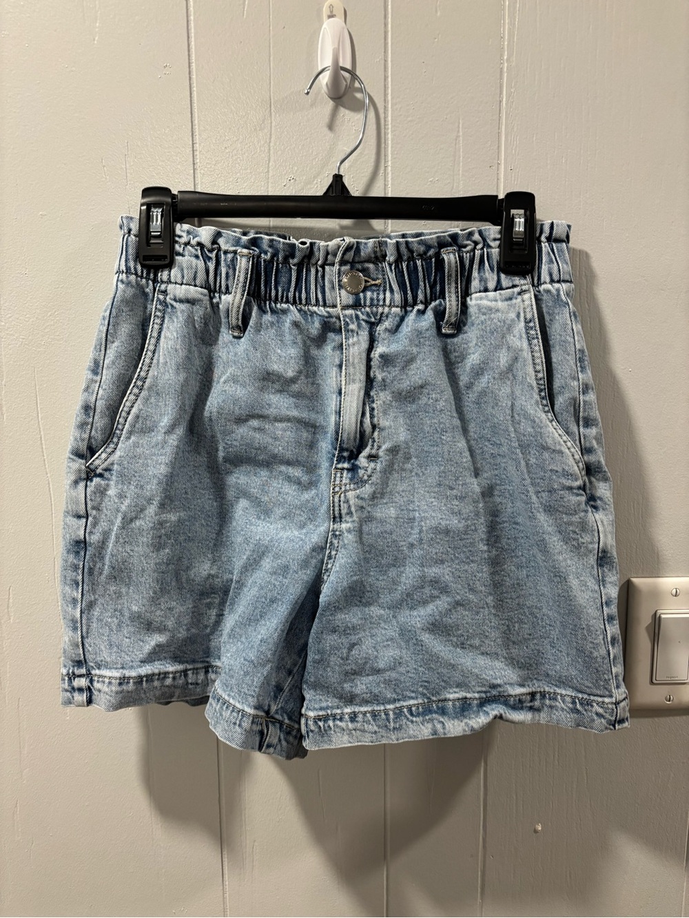On 34th Women’s Cinched Denim Shorts